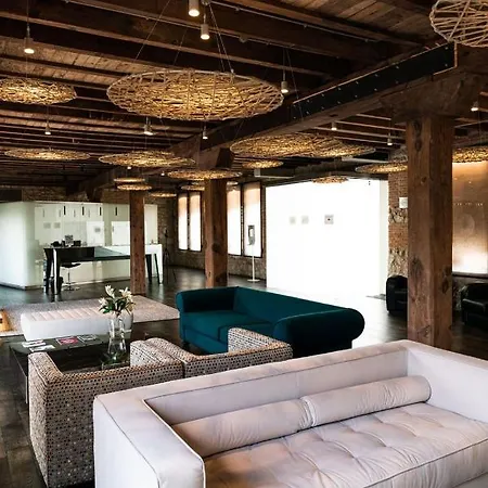 Af Pesquera Hotel